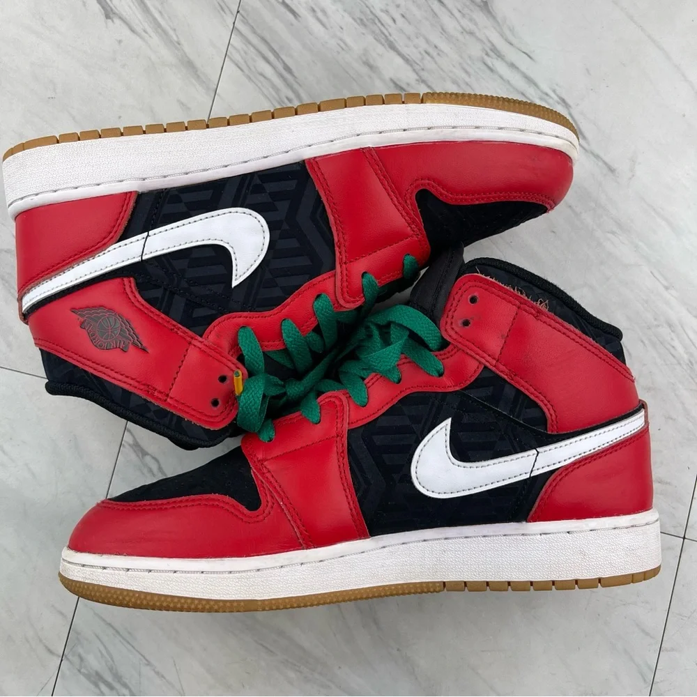 •Nike Air Jordan 1 Mid Boys Size 7Y Red Black Athletic Shoes Sneakers DQ8418-006_3